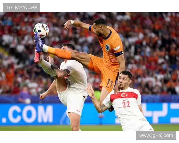 足球明星们的经典扶脸瞬间回顾与背后的故事分享