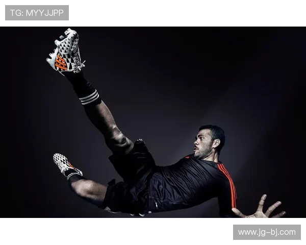 将自己的照片与足球明星合成打造独特的个性化足球艺术作品