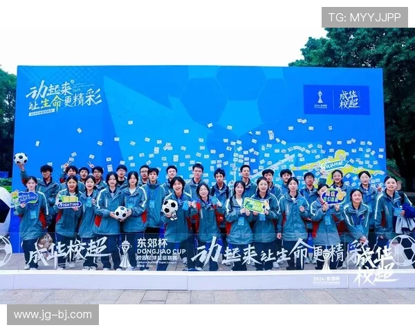 成都天府机场迎来足球明星助力城市形象提升与体育文化发展