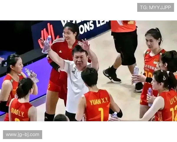 杭州排球队以71分领跑冠军赛积分榜展现强劲实力