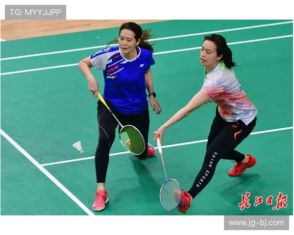 深圳羽毛球队与西安羽毛球队实力对比赛后复盘分析与启示